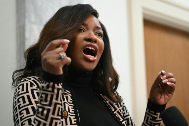 L'élue démocrate du Texas à la Chambre des représentants Jasmine Crockett parle à la presse au Capitole de Washington, le 9 février 2026 ( AFP / ANDREW CABALLERO-REYNOLDS )