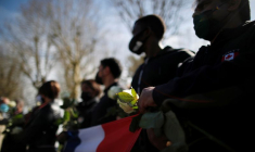 FRANCE: CITOYENS, IMAMS ET POLICIERS RENDENT HOMMAGE À LA FONCTIONNAIRE ASSASSINÉE