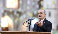 Photo diffusée par la présidence iranienne montrant Le président iranien Massoud Pezeshkian s'adresse aux membres du cabinet à Téhéran, le 31 janvier 2026 ( Présidence iranienne / Handout )