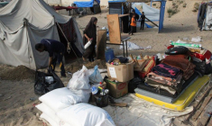 Des Palestiniens fuient Rafah suite à une opération militaire israélienne