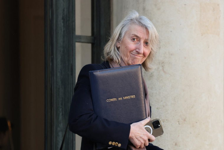 La ministre de la Mer Catherine Chabaud à Paris le 2 février 2026. ( AFP / LUDOVIC MARIN )