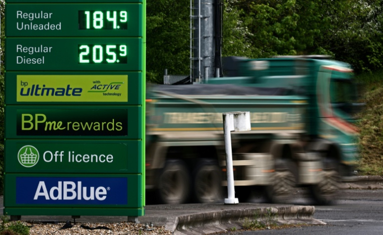 Le géant pétrolier britannique BP a annoncé un résultat en forte hausse au premier trimestre, porté par son activité de négoce pétrolier qui a profité de la volatilité des prix du pétrole dans le contexte de la guerre au Moyen-Orient ( AFP / Henry NICHOLLS )