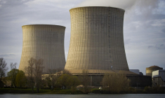 La centrale nucléaire de Saint-Laurent-des-Eaux, sur les rives de la Loire (illustration) ( AFP / GUILLAUME SOUVANT )