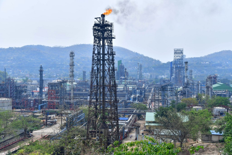 Une raffinerie à Guwahati (Inde), en 2023 (illustration) ( AFP / BIJU BORO )