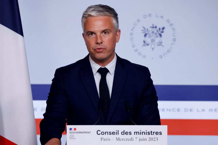 Le ministre des Solidarités, Jean-Christophe Combe, le 7 juin à Paris.  ( AFP / LUDOVIC MARIN )
