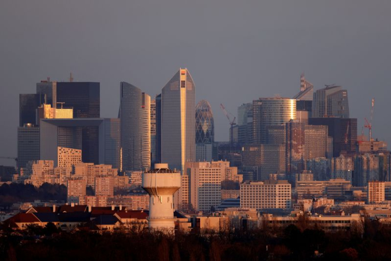 FRANCE: TAUX DE CHÔMAGE QUASI STABLE AU 1ER TRIMESTRE, À 8,1%