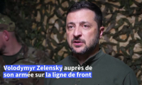 Le président ukrainien Zelensky auprès de ses troupes près de Kharkiv