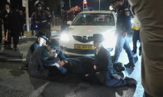 Exemptions militaires en Israël : la communauté ultra-orthodoxe manifeste à Kfar Yona