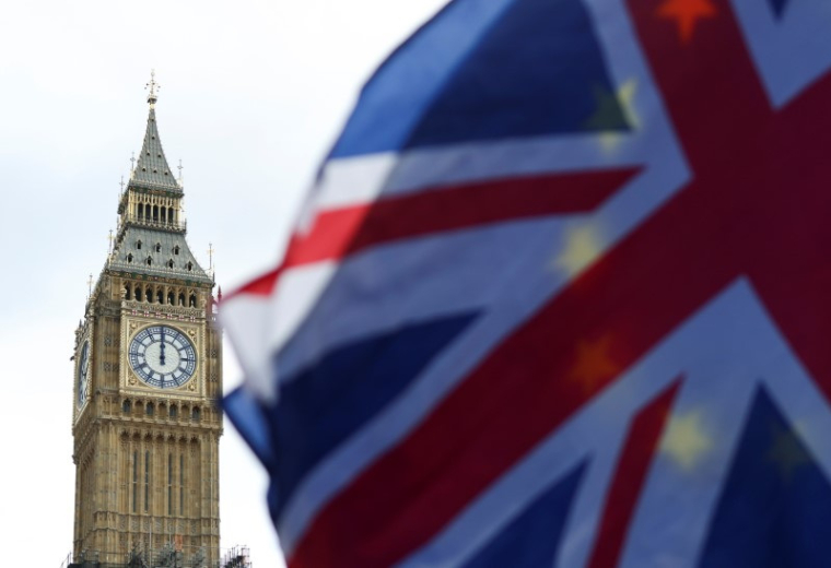 L' Union Jack à l'extérieur du Parlement britannique