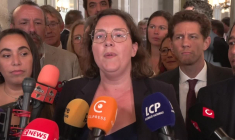 Chute du gouvernement : "une rupture politique" avec Macron est "possible" (Chatelain)