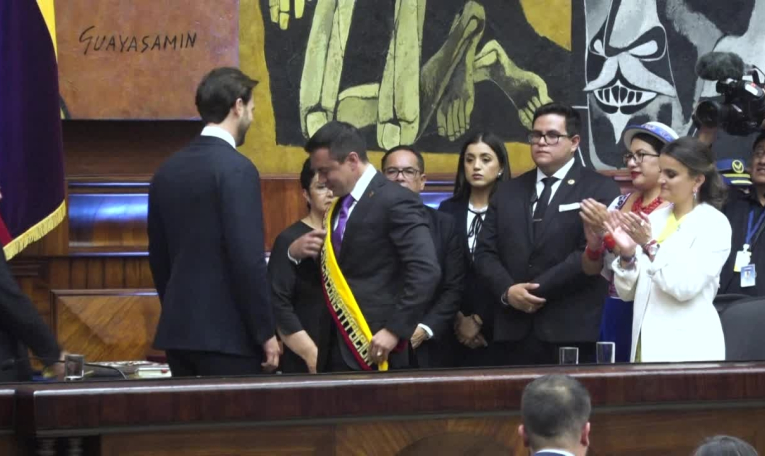 Équateur: Daniel Noboa reçoit l'écharpe présidentielle pour son deuxième mandat