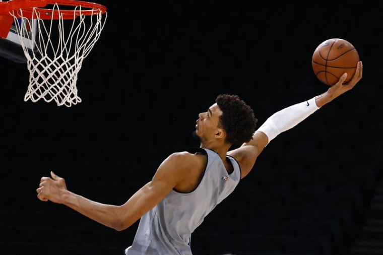 Le français Victor Wembanyama des San Antonio Spurs à l'entrainement à l'Accore Arena, à Paris