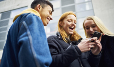 Voici les portables les plus populaires auprès des collégiens et lycéens. ( crédit photo : Getty Images )