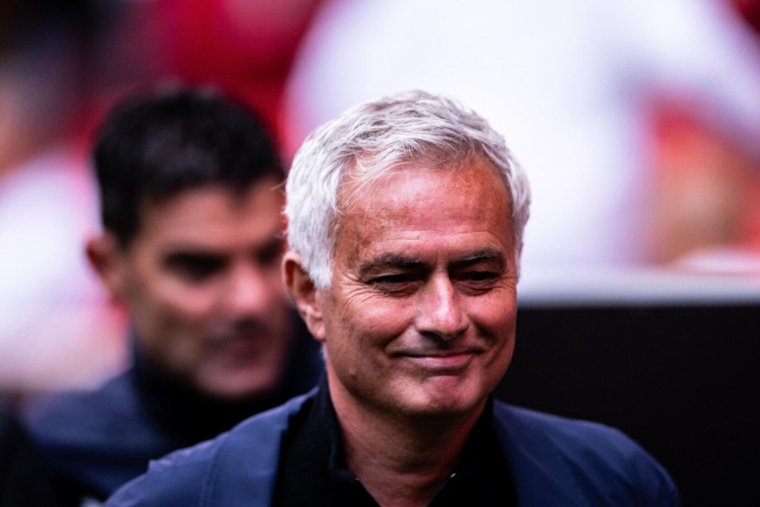 Mourinho assure qu'il va rester à Benfica