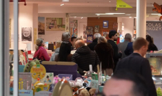 Nicolas Sarkozy à Marseille pour dédicacer son livre "journal d'un prisonnier"