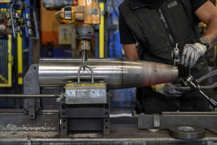 Une ligne de production de corps d'obus aux Forges de Tarbes, en mars 2025 (illustration)  ( AFP / ED JONES )