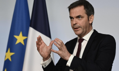 Olivier Véran, le 1er mars 2023, à Paris ( AFP / Christophe ARCHAMBAULT )