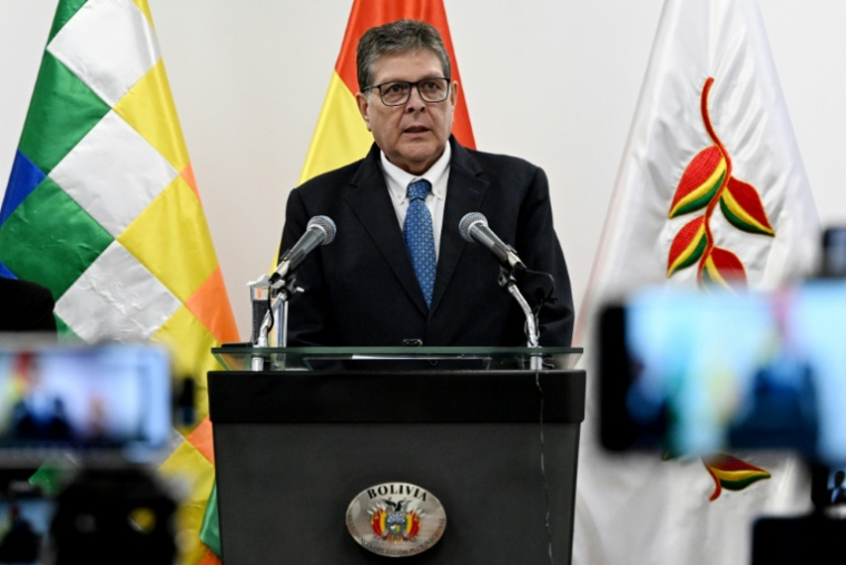 Le ministre bolivien des Hydrocarbures et de l’Énergie, Marcelo Blanco, s’exprime lors d’une conférence de presse à La Paz, le 2 septembre 2026 ( AFP / Aizar RALDES )