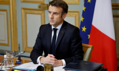 UKRAINE: MACRON S'EST ENTRETENU AVEC BIDEN ET ZELENSKI