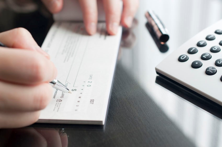 Ventes de biens : faut-il les déclarer aux impôts ? (Crédit photo: 123RF)