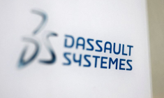 PHOTO D'ARCHIVE : Le logo de Dassault Systèmes SE est visible sur un bâtiment de l'entreprise à Paris