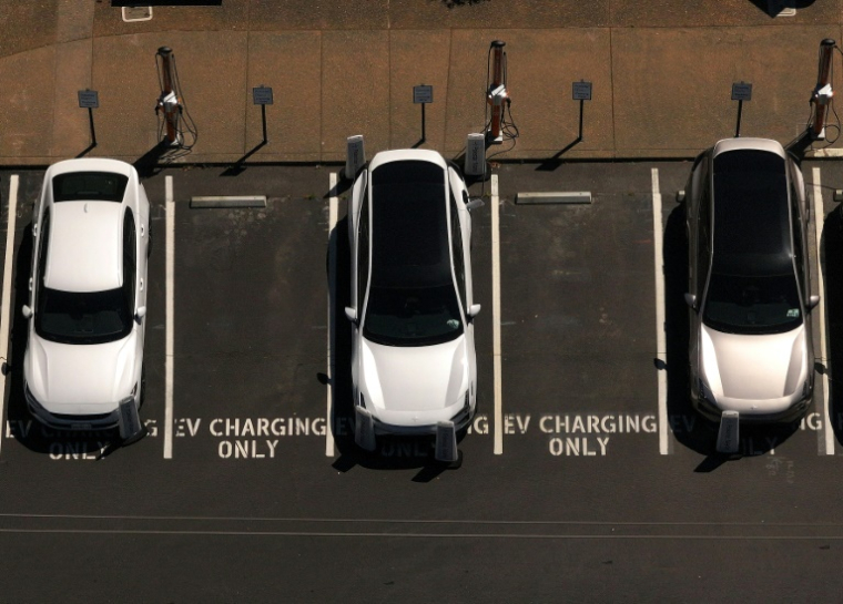 Des voitures électriques à Corte Madera, Californie, le 19 mai 2025 ( GETTY IMAGES NORTH AMERICA / JUSTIN SULLIVAN )