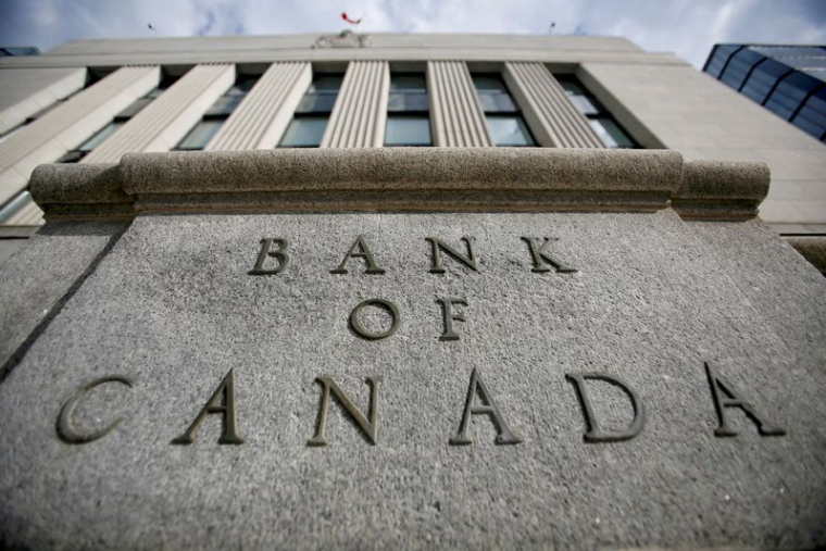 Photo d'un panneau à l'extérieur du bâtiment de la Banque du Canada à Ottawa