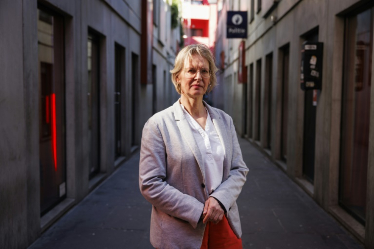 Karin Vander Elst, propriétaire de la "Villa Tinto", lieu légal pour le travail du sexe à Anvers, le 1er avril 2025 en Belgique ( AFP / Simon WOHLFAHRT )
