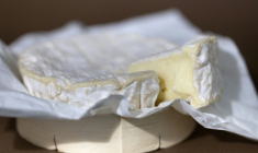 Un camembert à Quimper le 13 août 2025 ( AFP / Fred TANNEAU )