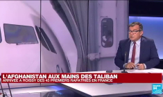 Arrivée à Roissy des premiers Français et étrangers évacués de Kaboul par la France