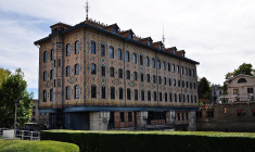 Ancienne chocolaterie Menier à Noisiel (Seine-et-Marne, France) : le moulin Saulnier (1872), sur la Marne (Crédits: Wikimedia Commons - CEllen)