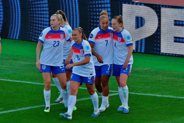 L'Angleterre relève la tête et balaye les Pays-Bas