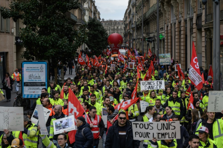 Manifestation à Toulouse contre la fermeture des usines de Fibre Excellence de Saint-Gaudens (Hautes-Garonne) et Tarascon (Bouches-du-Rhône), le 6 mars 2026 ( AFP / Ed JONES )