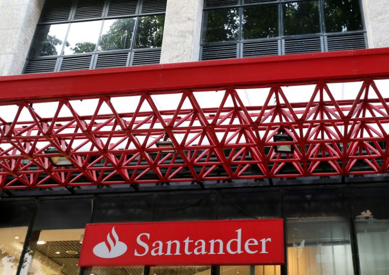 SANTANDER ENREGISTRE UNE PERTE ANNUELLE RECORD DE 8,77 MILLIARDS D'EUROS