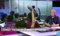 Bernard Lahire : "Si on veut maintenir le désir de savoir, il faut alléger les programmes"