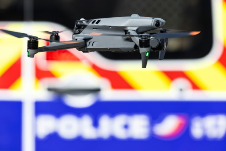 Un drone de la préfecture de police de Paris, le 27 septembre 2023 ( AFP / JOEL SAGET )