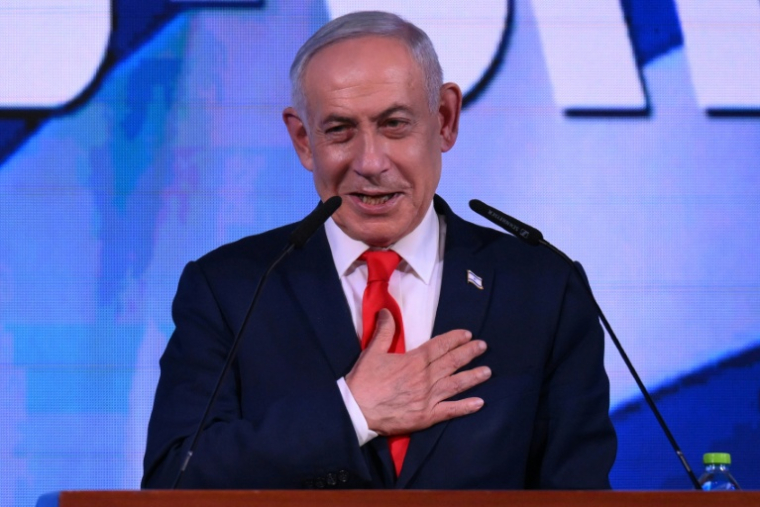 Le Premier ministre israélien Benjamin Netanyahu lors de la soirée électorale, après l'annonce des premiers sondages de sortie des urnes, le 28 octobre 2026 à Jérusalem ( AFP / Jewel SAMAD )