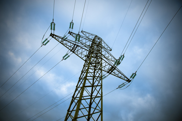 Actuellement, l'Europe entre dans une période, par analogie, de «choc électrique». Les prix de gros de l'électricité se situent aux environs de 100 €/MWh (pour une livraison à douze mois), deux fois plus haut qu'en début d'année et au-delà du record atteint en 2008. (crédit photo : Ollis Picture / Pixabay)