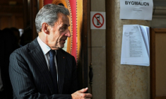 L'ancien président Nicolas Sarkozy quitte le palais de justice de Paris après le verdict de son procès en appel dans l'affaire Bygmalion, le 14 février 2024 ( AFP / Bertrand GUAY )