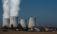 La centrale nucléaire de Buget, dans l'Ain (illustration) ( AFP / JEAN-PHILIPPE KSIAZEK )