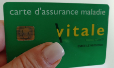 Un habitant de Charente dispose de deux cartes vitales différentes, ce qui l'empêche selon lui de toucher correctement sa retraite. (illustration) (NewsGene)