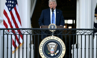 Le président américain Donald Trump au balcon de la Maison Blanche, le 4 juin 2025 à Washington ( AFP / Brendan SMIALOWSKI )