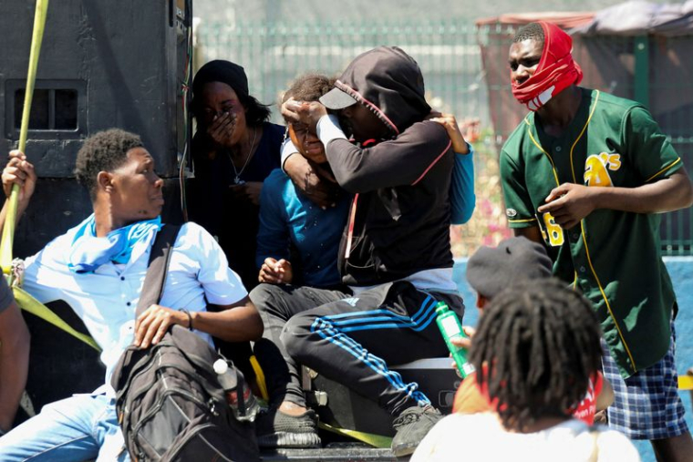 HAÏTI: LA POLICE OUVRE LE FEU SUR DES MANIFESTANTS, UN JOURNALISTE TUÉ