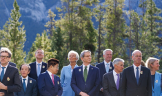 Photo de famille des participants au G7 Finances, le 21 mai 2025 à Banff, en Alberta, au Canada ( AFP / Cole Burston/ )