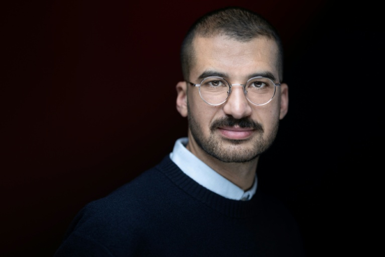 Le psychiatre Jean-Victor Blanc qui publie "Des amours chimiques, le fléau du chemsex" aux Editions Seuil, à Paris le 31 mars 2026. ( AFP / Joel Saget )