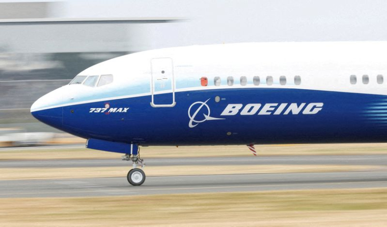 Un avion Boeing 737 Max lors d'une démonstration au Salon international de l'aéronautique de Farnborough