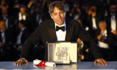 Le réalisateur Sean Baker, lauréat de la Palme d'Or pour le film "Anora"