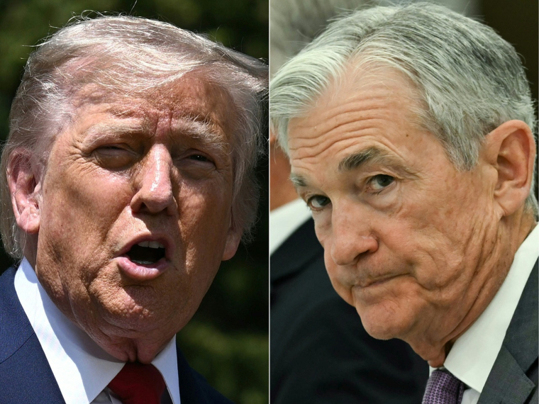 Donald Trump et Jerome Powell. (crédit : Brendan SMIALOWSKI and ANDREW CABALLERO-REYNOLDS / AFP)