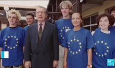 Décès de Jacques Delors : les hommages des politiques à l'un des "géants" de l'Europe