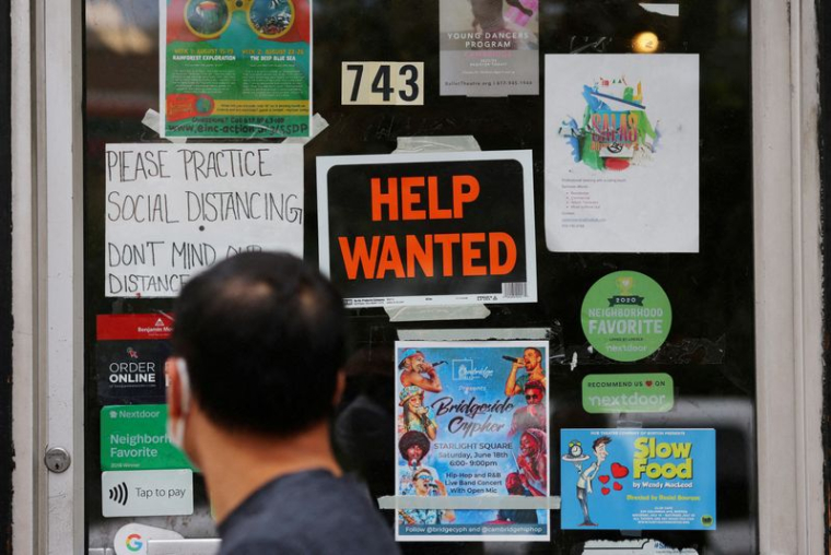 ÉTATS-UNIS: L'EMPLOI PLUS DYNAMIQUE QUE PRÉVU, LE CHÔMAGE RECULE À 3,5%